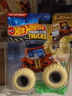 B1 Hot wheels Monster Trucks The Flintstones